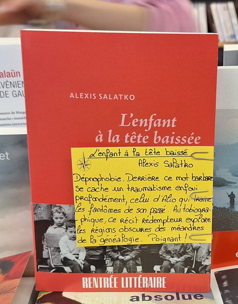 L’enfant tête baissée